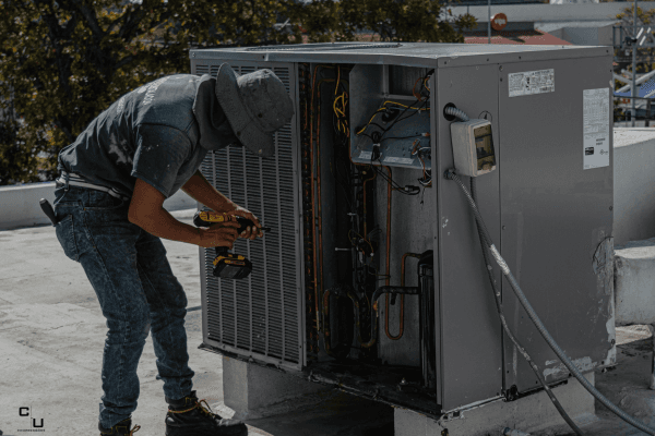 How to Prevent Liquid Slugging in Commercial Compressors